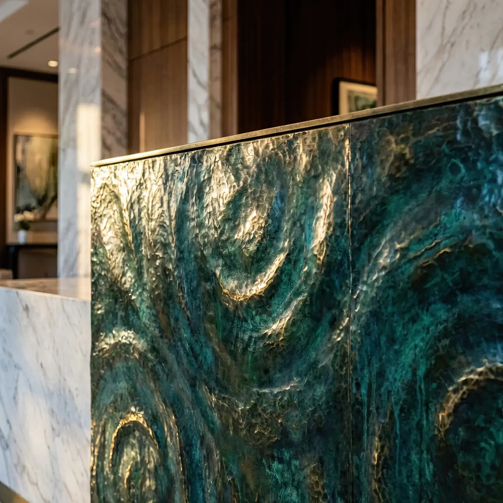 Архитектура и дизайн: Деталь стойки приемная из чеканной латуни с глубокой ручной патиной