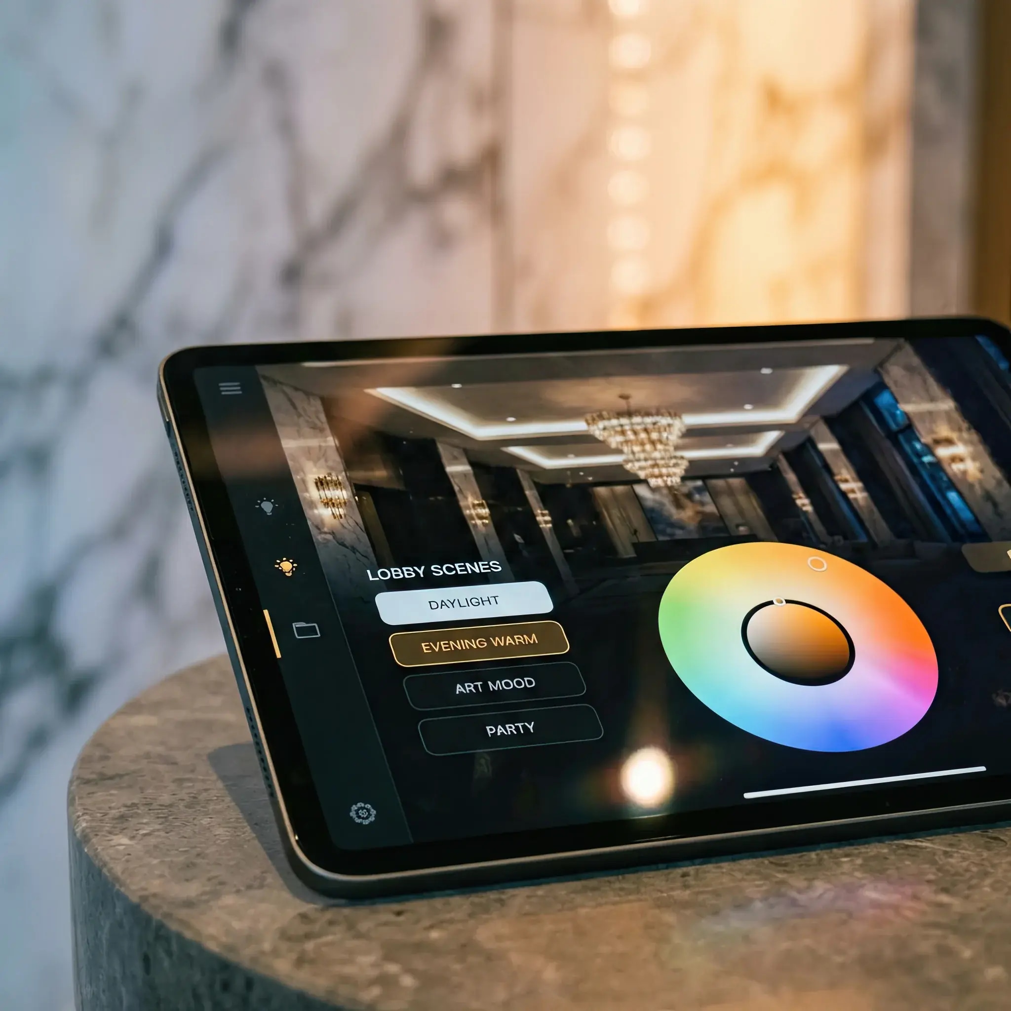 Архитектура и дизайн: Интерфейс мобильного приложения для управления всеми световыми группами вестибюль с экрана планшета